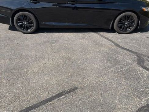 Used 2018 Honda Accord LX image 5
