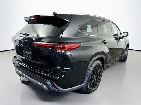 Used 2023 Toyota Highlander Limited AWD/4WD image 7