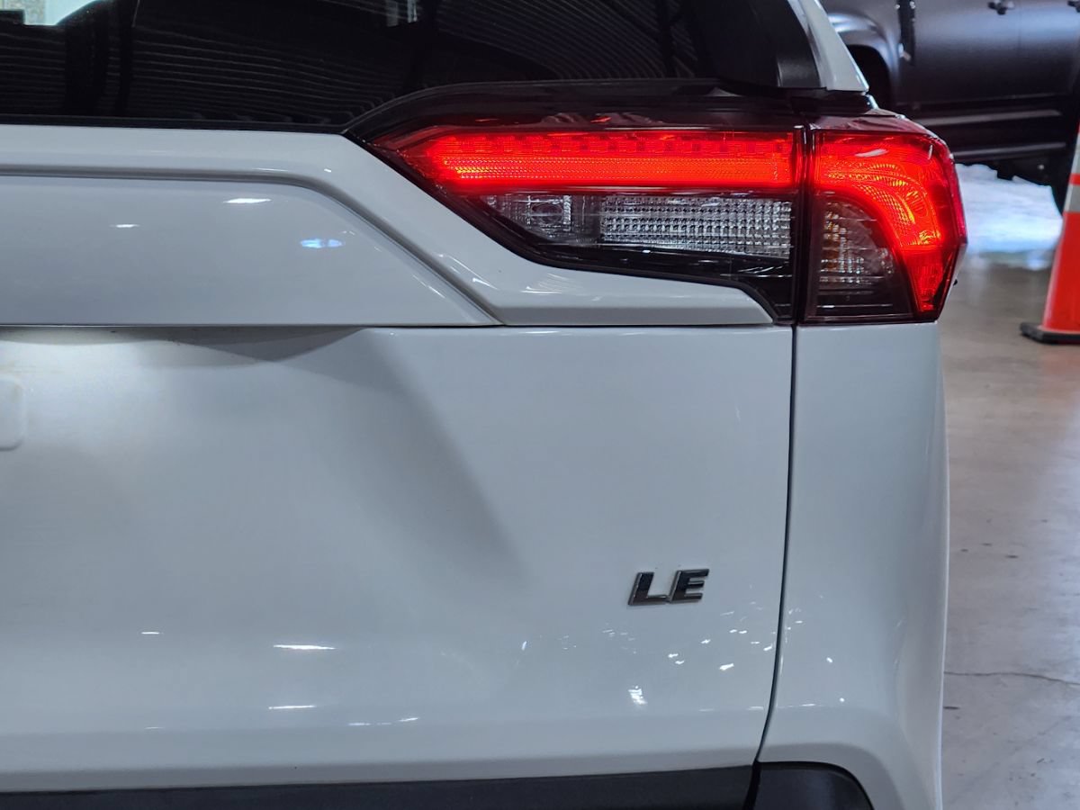 Used 2022 Toyota RAV4 LE FWD image 22