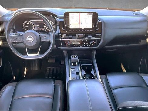 Used 2023 Nissan Pathfinder SL w/ Lighting Package (N92) image 14