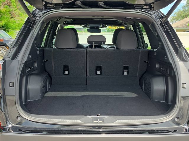 Used 2025 Subaru Forester Premium AWD/4WD image 6