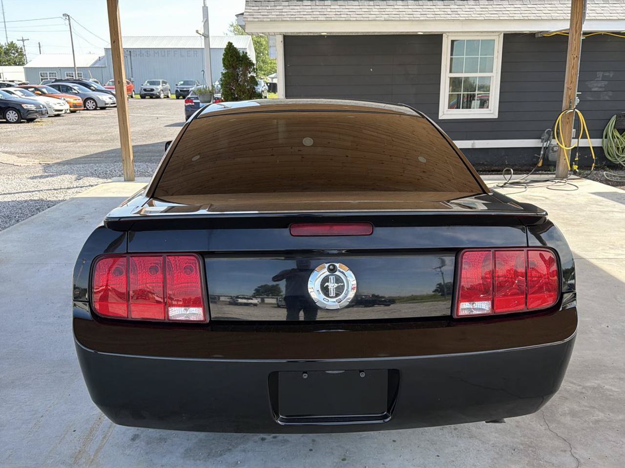 Used 2008 Ford Mustang Premium RWD image 5