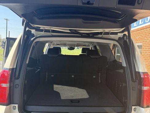 Used 2016 Chevrolet Suburban LT image 11