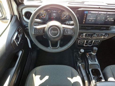 Certified 2025 Jeep Wrangler Unlimited Sport AWD/4WD image 11