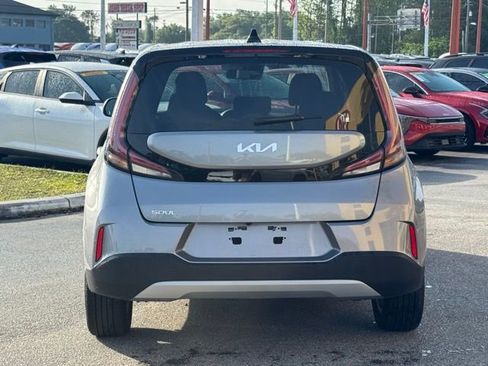 Certified 2025 Kia Soul LX image 6