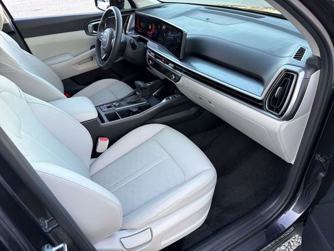 Used 2025 Kia Sorento S w/ Panoramic Sunroof Package image 31