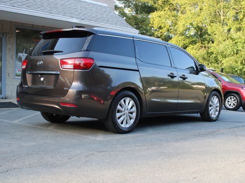 Used 2016 Kia Sedona EX FWD image 6