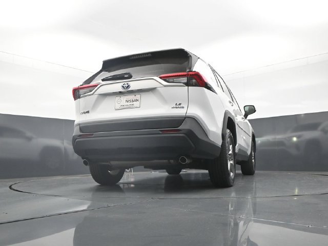 Used 2024 Toyota RAV4 LE AWD/4WD image 38