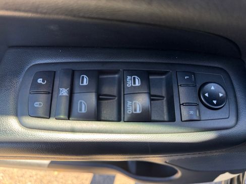 Used 2020 Jeep Grand Cherokee Altitude AWD/4WD image 18