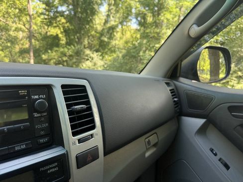 Used 2006 Toyota 4Runner SR5 AWD/4WD image 65
