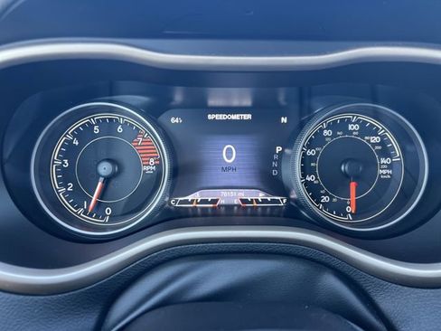 Used 2018 Jeep Cherokee Limited w/ Technology Group image 28