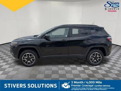 Used 2024 Jeep Compass Trailhawk AWD/4WD image 10