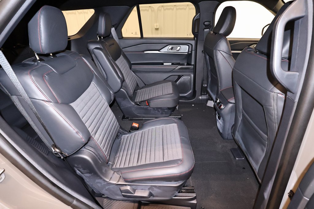 New 2026 Ford Explorer ST-Line w/ ST-Line Street Pack AWD/4WD image 18