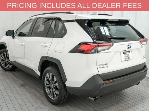 Used 2022 Toyota RAV4 XLE Premium AWD/4WD image 3