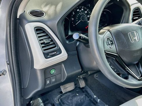 Used 2019 Honda HR-V LX image 10