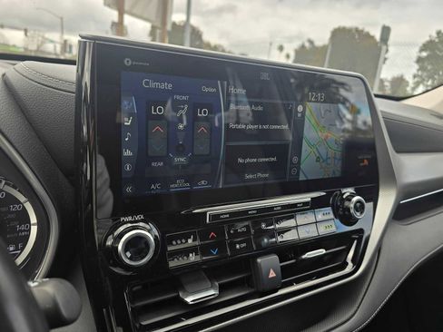 Used 2022 Toyota Highlander Platinum image 30