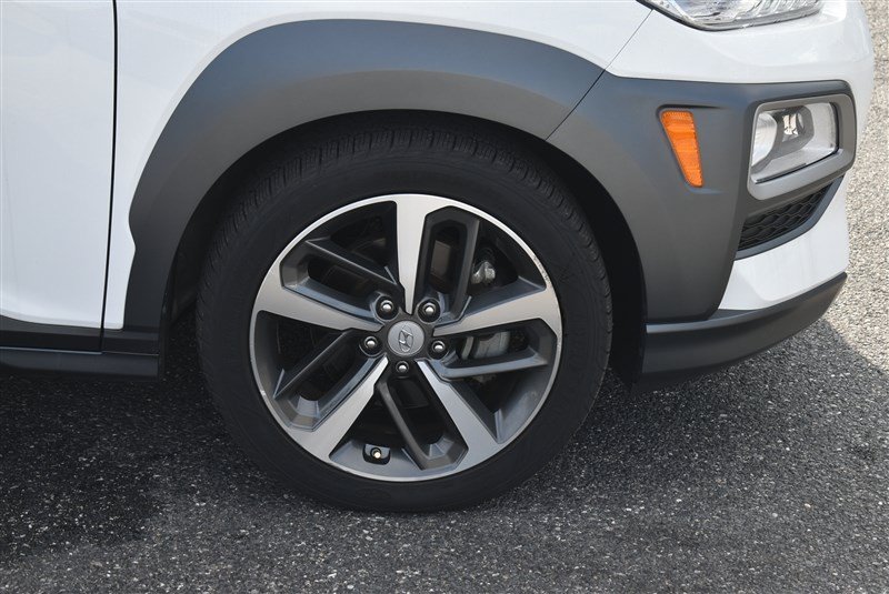 Used 2021 Hyundai Kona Ultimate w/ Cargo Package AWD/4WD image 3