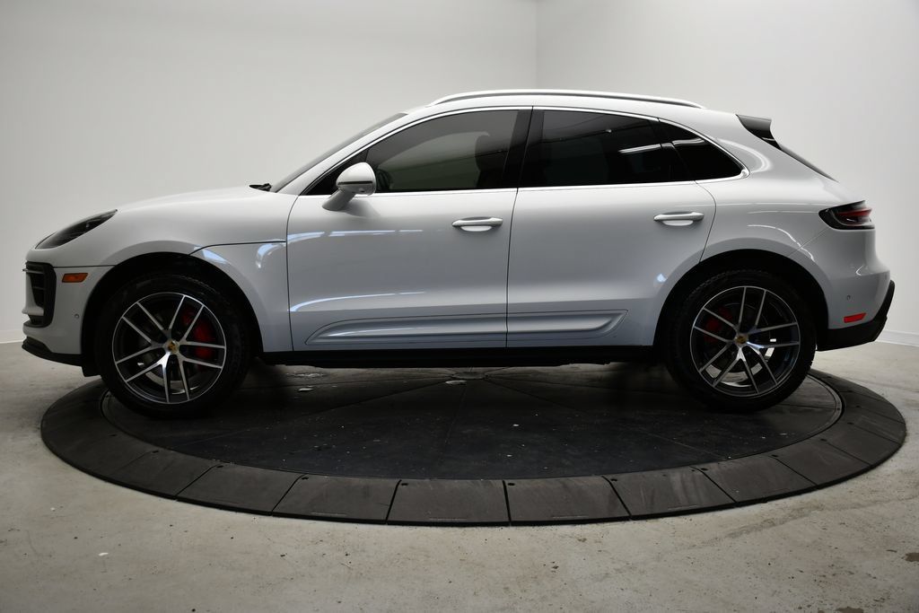 Certified 2023 Porsche Macan S AWD/4WD image 2