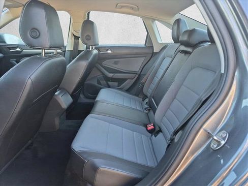 Used 2025 Volkswagen Jetta SE FWD image 17