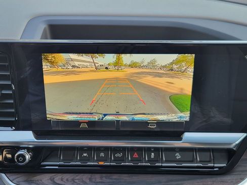 New 2026 GMC Sierra 1500 SLT image 12