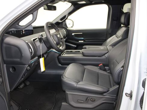 New 2025 Ford Expedition Platinum w/ Stealth Performance Package image 26