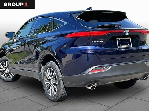 Used 2023 Toyota Venza LE AWD/4WD image 11
