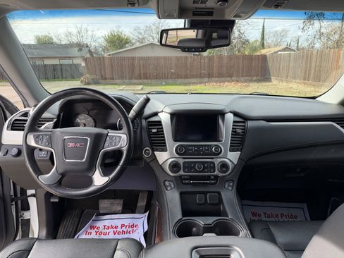 Used 2017 GMC Yukon SLT w/ Premium Edition image 16