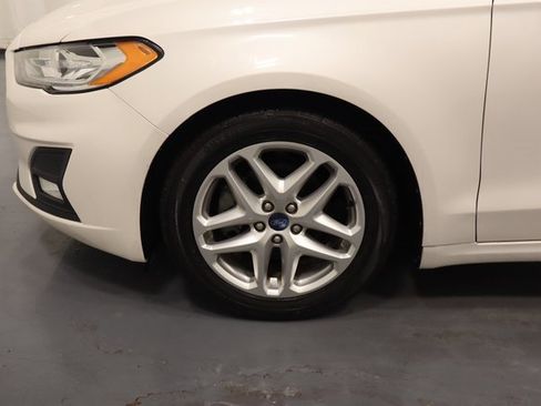 Used 2020 Ford Fusion SE w/ Equipment Group 151A image 24