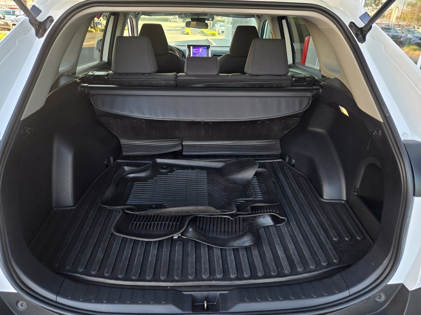 Certified 2024 Toyota RAV4 LE AWD/4WD image 22