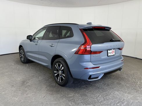 Used 2024 Volvo XC60 B5 Core image 5