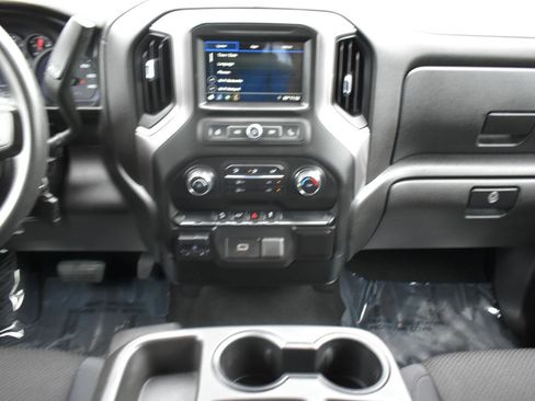 Used 2019 Chevrolet Silverado 1500 Custom Trail Boss w/ Custom Convenience Package AWD/4WD image 18