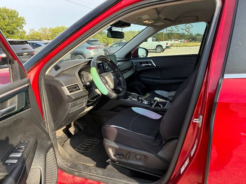 Used 2022 Mitsubishi Outlander SE FWD image 2