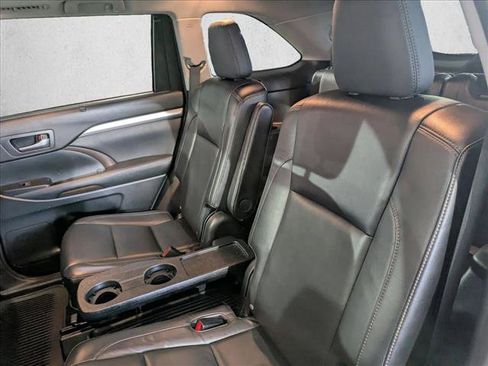 Used 2015 Toyota Highlander XLE image 23