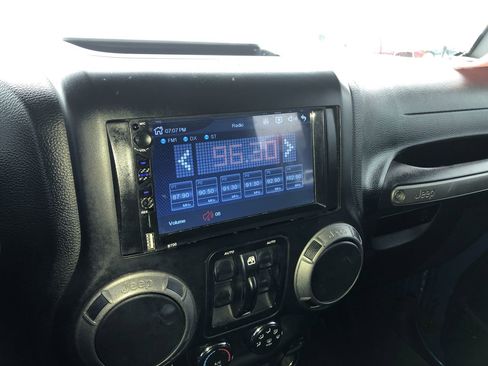 Used 2015 Jeep Wrangler Unlimited Sport w/ Quick Order Package 24S image 19