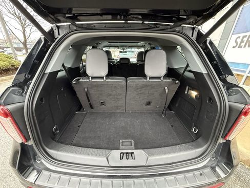 Used 2024 Ford Explorer XLT w/ Equipment Group 202A image 36
