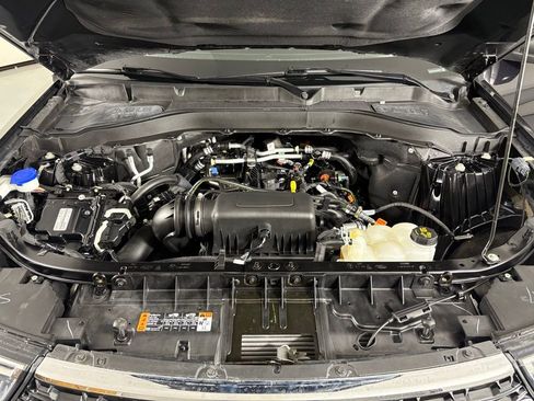 Used 2024 Ford Explorer XLT w/ Equipment Group 202A image 46