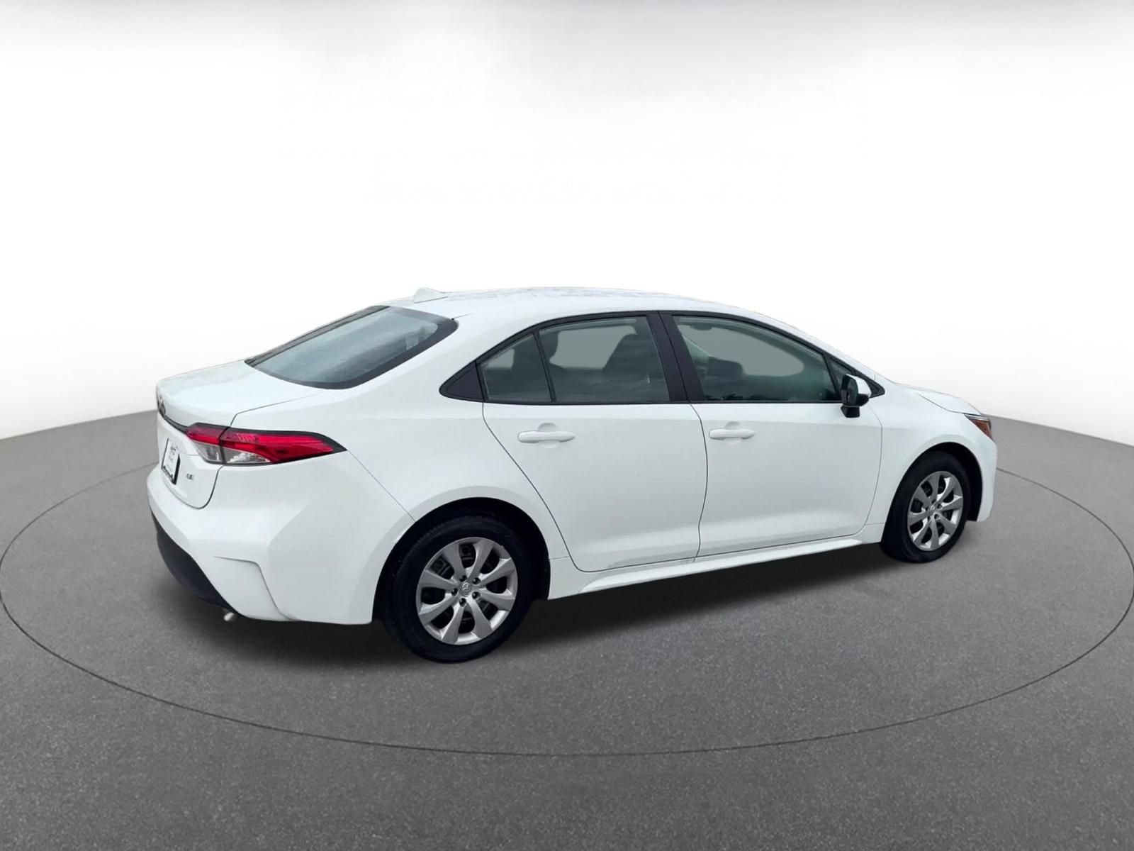 Used 2025 Toyota Corolla LE FWD image 13