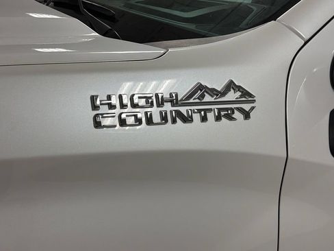 Used 2024 Chevrolet Silverado 1500 High Country w/ Technology Package AWD/4WD image 14