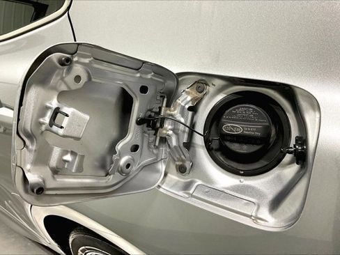 Used 2019 Toyota Camry SE image 42