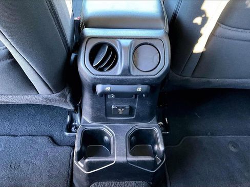 Certified 2023 Jeep Gladiator Overland image 16