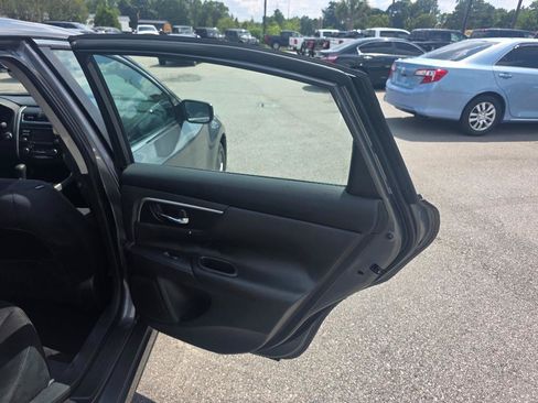 Used 2015 Nissan Altima 2.5 S w/ Special Edition Package FWD image 12