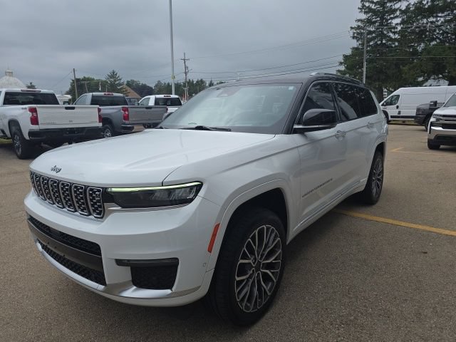 Used 2021 Jeep Grand Cherokee L Summit AWD/4WD image 3