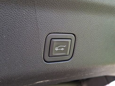 Used 2024 GMC Yukon AT4 w/ Technology Package AWD/4WD image 26