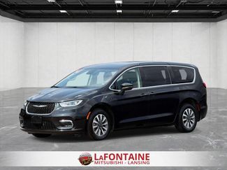 Used 2023 Chrysler Pacifica Touring-L FWD video 1