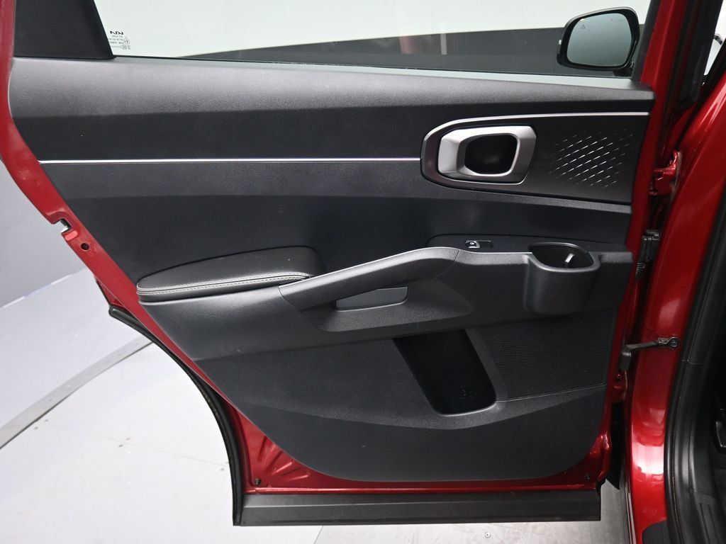 Used 2023 Kia Sorento S FWD image 31