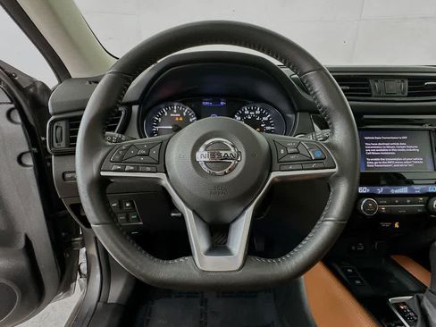Used 2018 Nissan Rogue SL w/ Premium Package FWD image 16
