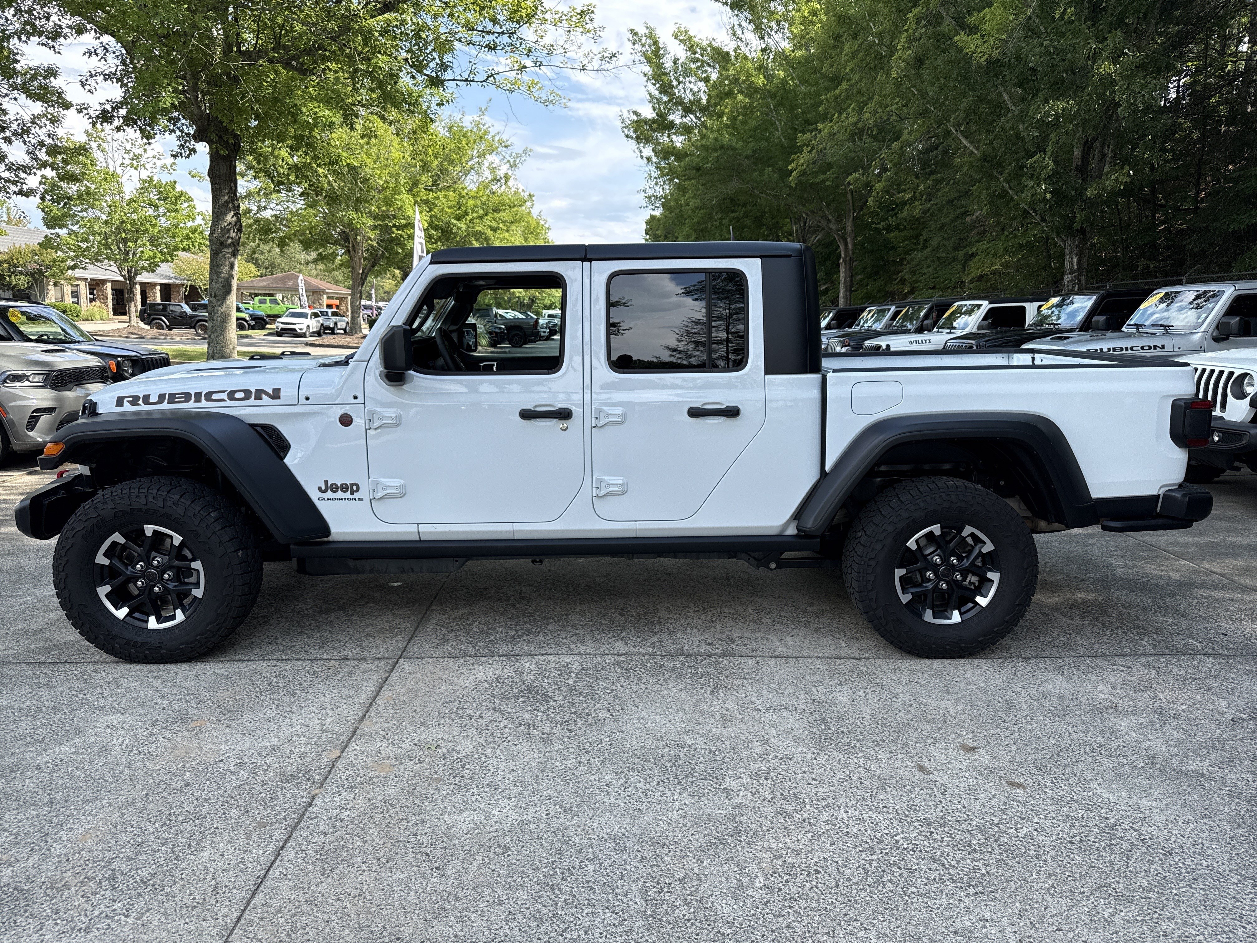 Used 2026 Jeep Gladiator Rubicon AWD/4WD image 4