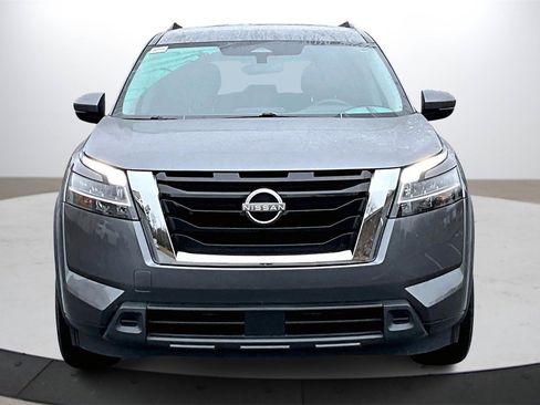 Used 2022 Nissan Pathfinder SV image 3