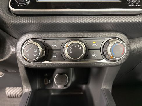 Used 2024 Nissan Kicks S image 18