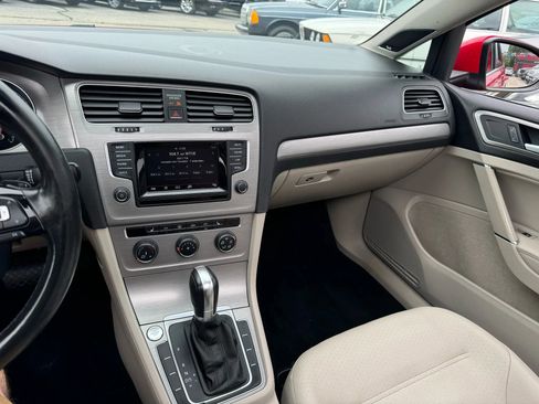 Used 2015 Volkswagen Golf SE image 26
